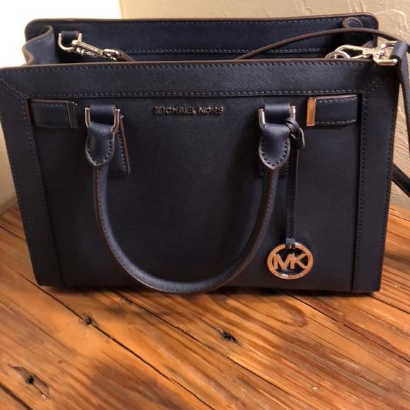 Michael Kors Handbags - Michael Kors Dillon Satchel